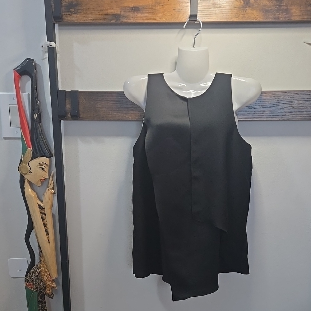Chic Black Sleeveless Blouse